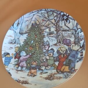 Susan Anderson "Bear Feats" The Christmas Tree Plate #1353 of 15,000.